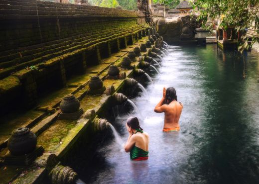 Apa Itu Melukat? Makna, Tujuan, hingga Biayanya